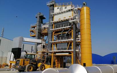 What are the principles for selecting asphalt mixing plants